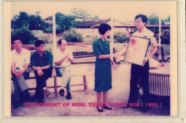 1981-1990年 泗里街华侨中学班级照 