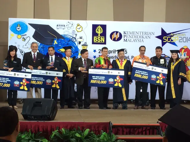 Anugerah Menabung Berhemah SM Lebih 800 Murid