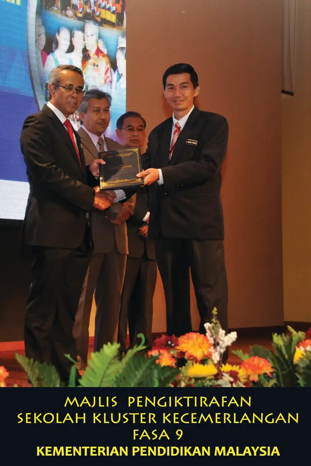 Penyampaian Sijil Pengiktirafan Sekolah Kluster Kecemerlangan oleh KPPM 3 Mac 2015